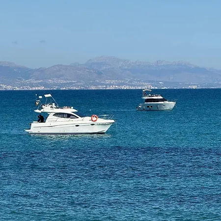 Velazquez San Juan Playa *